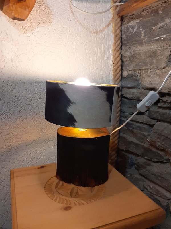 lampe originale déco intérieure moderne chic et cosy en vieux bois de savoie art déco