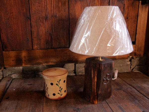 lampe, chevet, lampe bois, décoration, à retrouver dans notre commerces de val cenis
