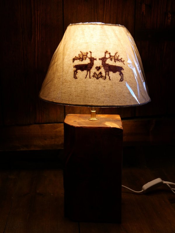 lampe de chevet vieux bois, lampe à poser, lampe rustique de savoie, lampe artisanale